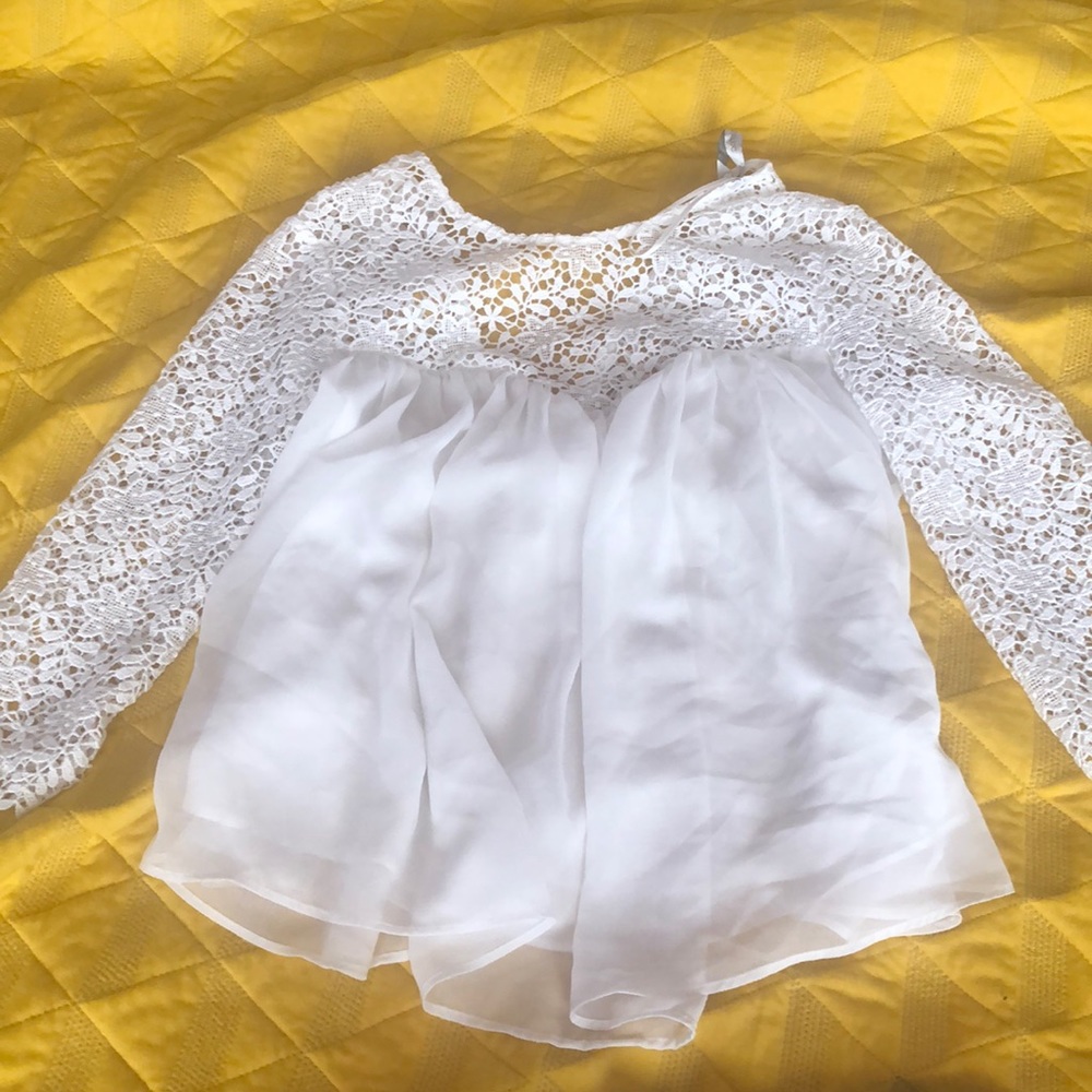 Small Zara flows eyelet top